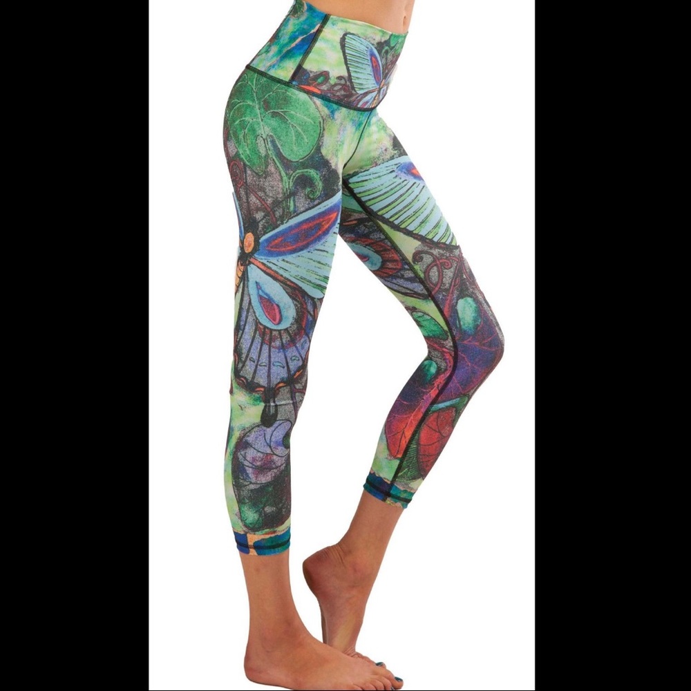 Yoga Democracy. Butterfly crops leggings size 6 NEW